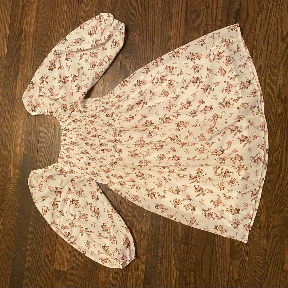 Flower dress with puffy sleeves